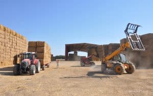 Stockage Paille Cuhon près de Mirebeau